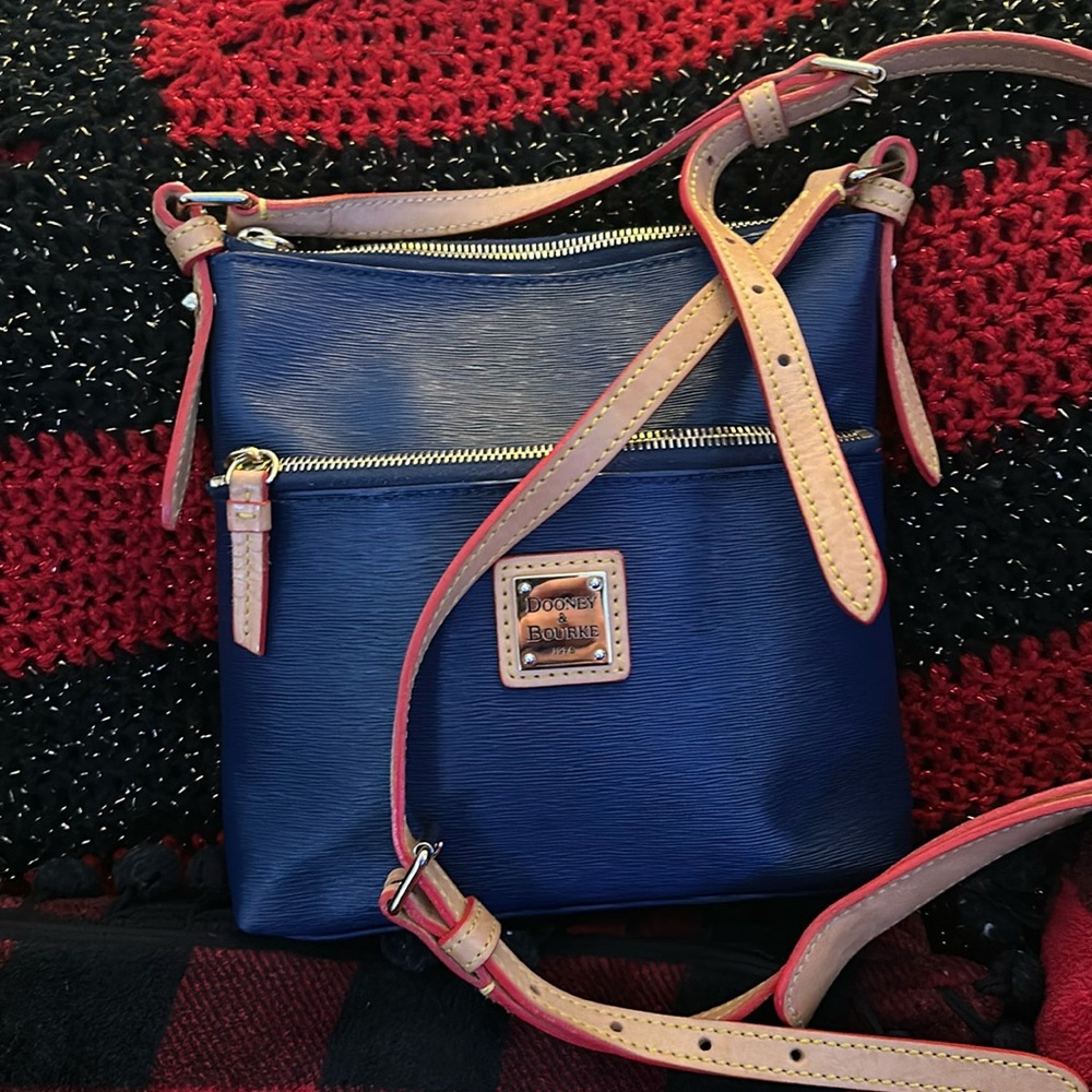 Dooney & Bourke small letter carrier Navy Crossbody EUC